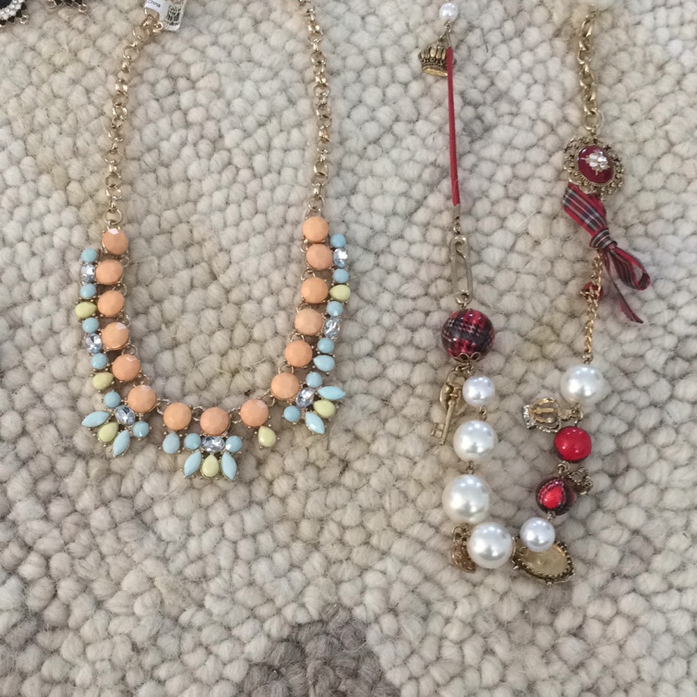 4 necklace bundle - Picture 3 of 4